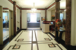 New York's City Best Real Estage Agent, Apartment for Sale, Upper West Side/West End Ave - 411 West End Ave Lobby Photo